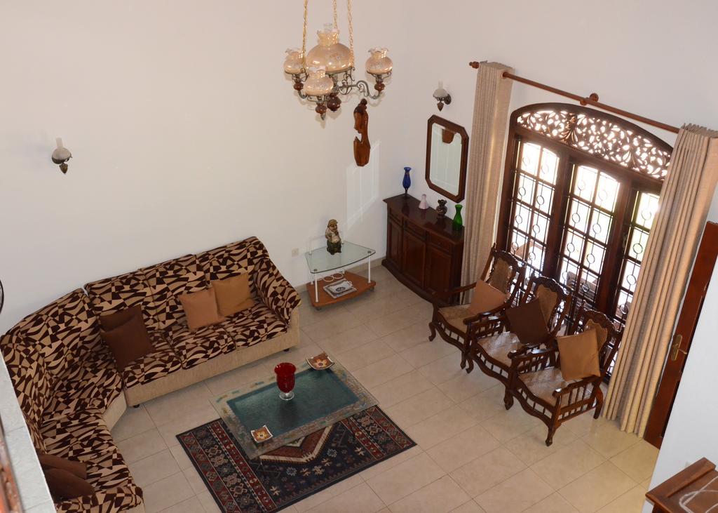Gondolas Holiday Lanka Ragama Exterior photo
