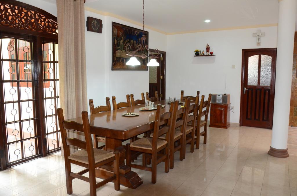 Gondolas Holiday Lanka Ragama Exterior photo